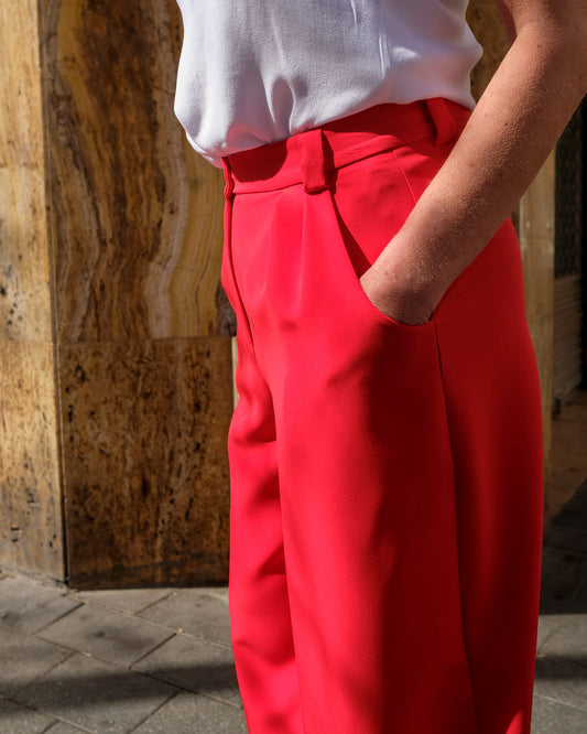 Pantalones corsario o pirata de Primavera-Verano con pata ancha y estilo pirata corsario, con pliegues en la cintura